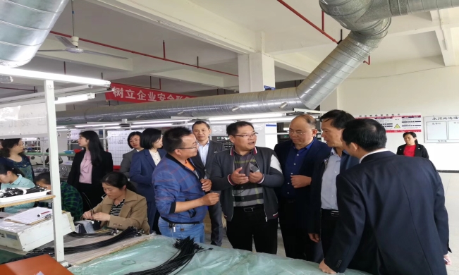 北冰院長(zhǎng)湖南省政協(xié)邀請(qǐng)參與“三進(jìn)三助”衡陽(yáng)、永州、郴州考察調(diào)研