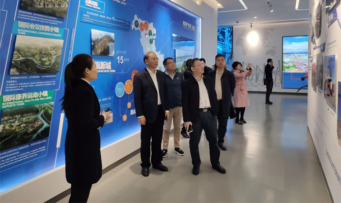 北院帶領(lǐng)遠(yuǎn)景智庫(kù)成員調(diào)研、匯報(bào)風(fēng)采